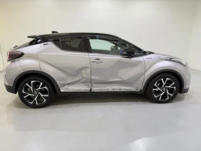 Toyota C-HR 1.8 Hybrid Bi-Tone Plus 2017 Hybride Benzine 9