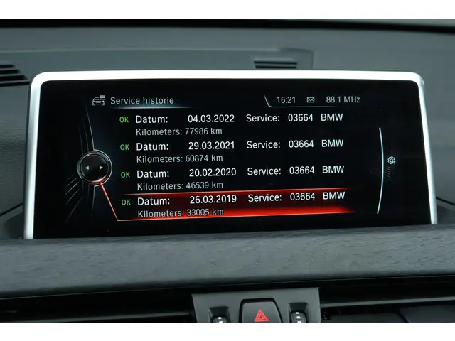 BMW X1 sDrive20i Centennial High Executive 2017 Benzine 26