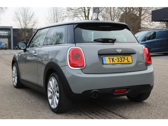 MINI One Mini 1.5 First Salt, Navigatie! 2018 Benzine 9