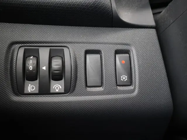 Renault Clio 0.9 TCe 5-DEURS + NAVIGATIE | LMV 2013 Benzine 18