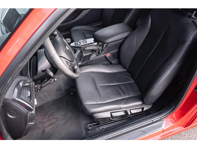 BMW 1 Serie 114i EDE Business+ 2013 Benzine 30