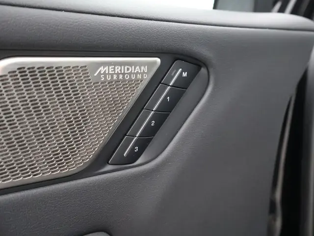 Jaguar I-PACE EV400 SE *INCL BTW* 2018 Elektrisch 6