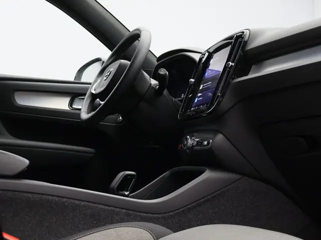 Volvo XC40 2.0 B4 Plus Dark 2024 Benzine 17