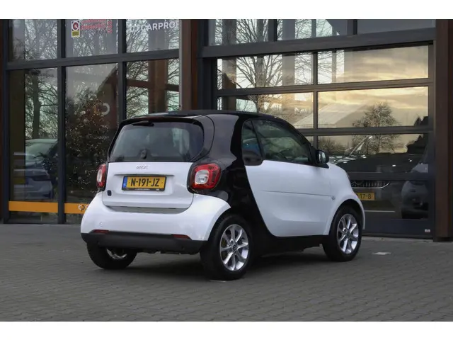 Smart Fortwo EQ Comfort PLUS 18 kWh 2019 Elektrisch 8