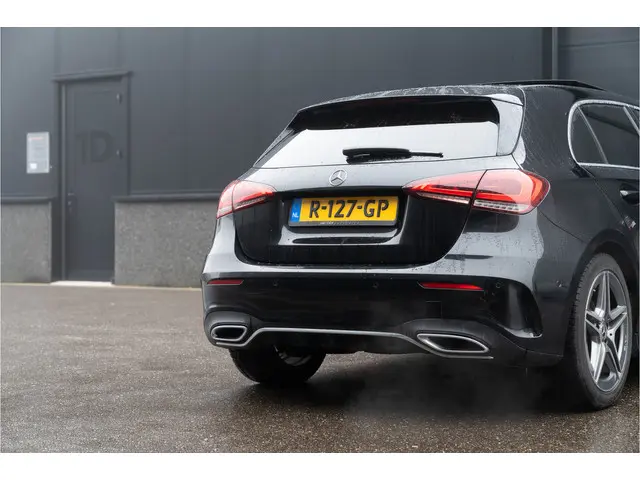 Mercedes-Benz A-Klasse 180 D AMG Pakket | 2018 Diesel 28