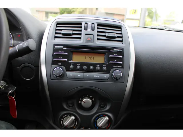 Nissan Micra 1.2 Acenta 2017 Benzine 23