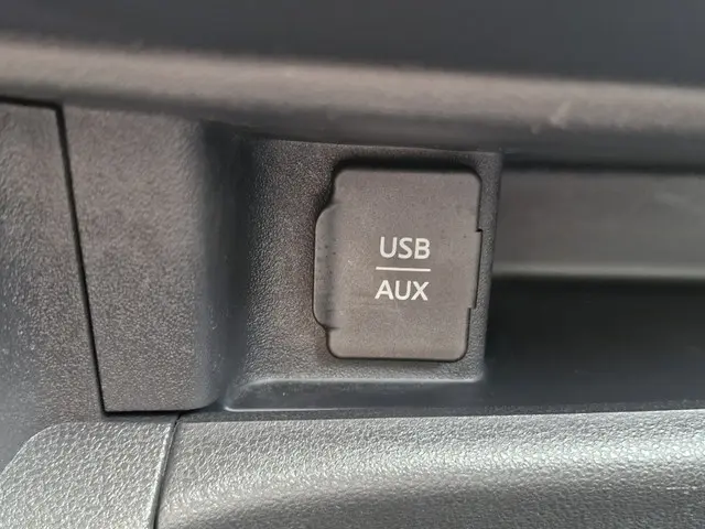 Nissan Micra Automaat 1.2 Connect Edition 2014 Benzine 18