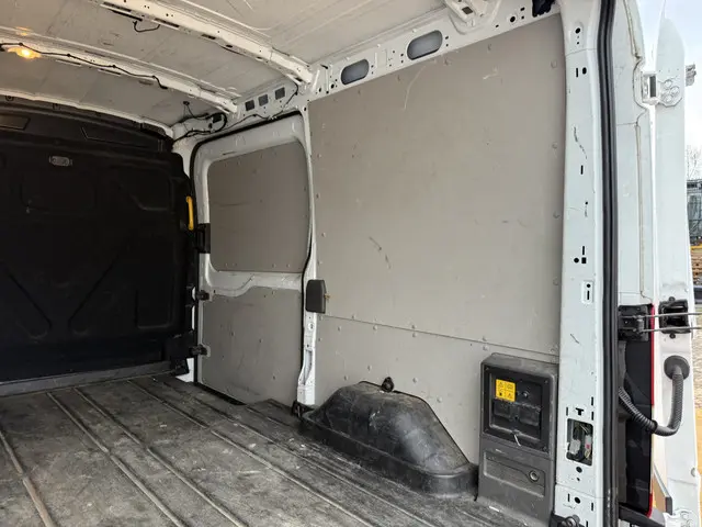 Ford E-Transit 89kWh 2023 Elektrisch 16