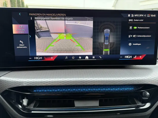 BMW 3 Serie Touring 330i xDrive M-Sport 2025 Benzine 9