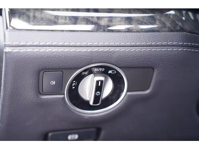 Mercedes-Benz SL 500 2017 Benzine 24