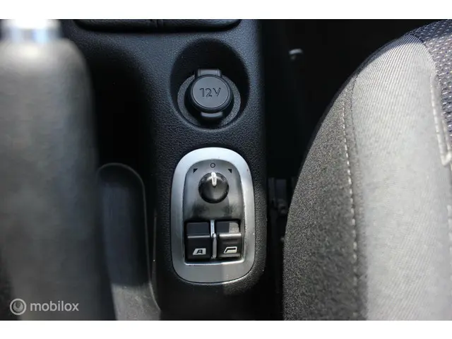 Peugeot 206 + 1.4 Urban Move 2012 Benzine 9