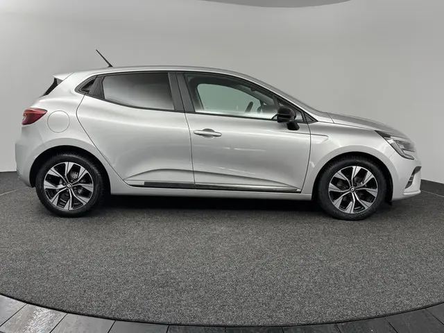 Renault Clio 1.0 TCe 90 Evolution 2023 Benzine 28