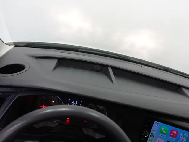 Volkswagen Transporter 2.0 TDI 110pk L2H1 2021 Diesel 19