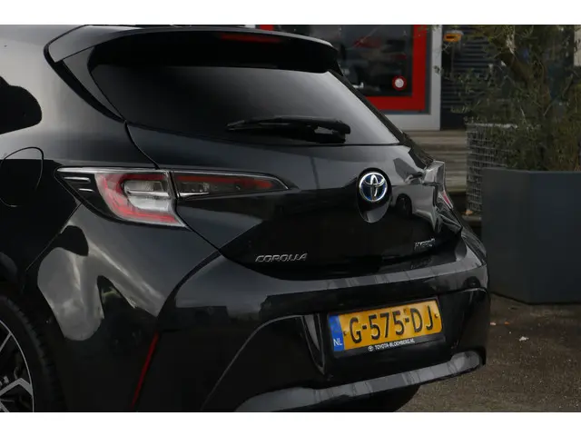 Toyota Corolla 1.8 Hybrid Executive 2019 Hybride Benzine 8