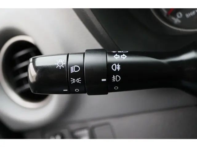 Toyota Yaris 1.3 VVT-i Lounge 2015 Benzine 28