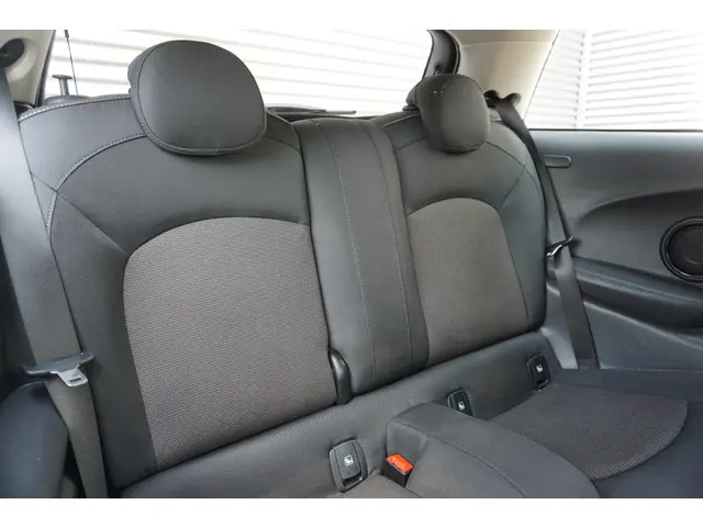 MINI 3-Deurs Cooper C 2022 Benzine 10