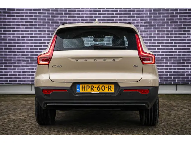 Volvo XC40 2.0 B4 Plus Dark 2025 Benzine 10