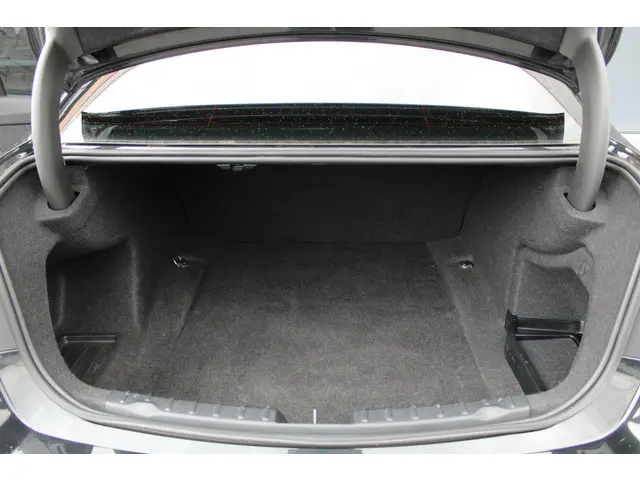 BMW 3 Serie 316i M-Sport | Xenon | Navi prof. 2015 Benzine 19
