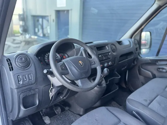 Renault Master T35 2.3 dCi L2H2 2019 Diesel 20