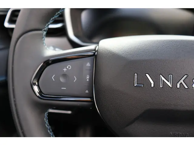 Lynk & Co 01 1.5 2024 Hybride Benzine 25