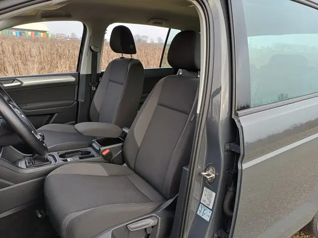 Volkswagen Touran TSI Comfortline 7-Pers. 2019 Benzine 2