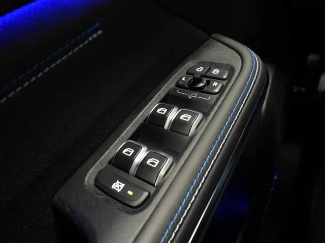 Lynk & Co 01 1.5 PHEV BlackLine 2023 Hybride Benzine 24