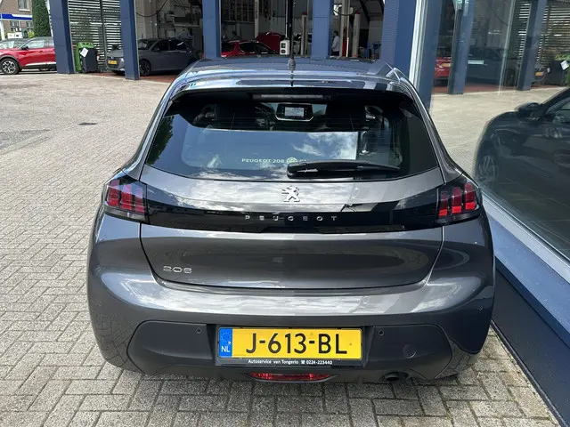 Peugeot 208 1.2 Active 2020 Benzine 8
