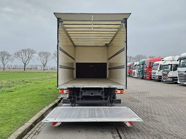 Mercedes-Benz Atego 818 2022 Diesel 13