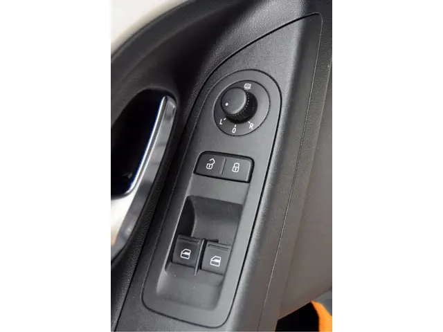 Volkswagen up! 1.0 BMT move up! 2017 Benzine 26