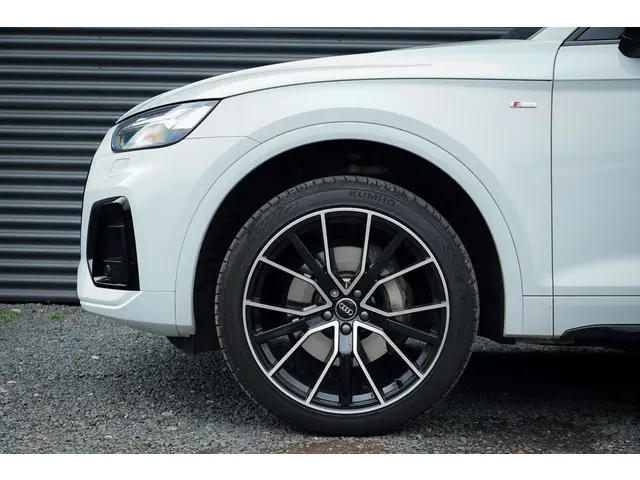 Audi Q5 50 TFSI e S edition 2021 Hybride Benzine 11