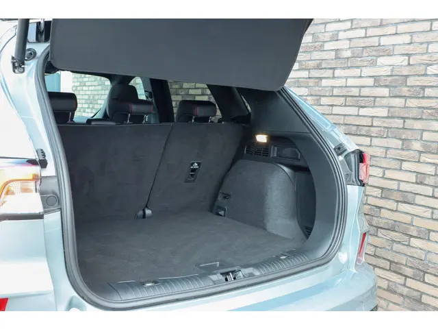 Ford Kuga 2.5 PHEV ST-Line X 2023 Hybride Benzine 17