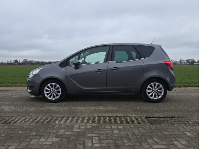 Opel Meriva 2
