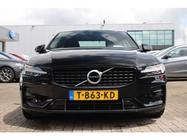 Volvo S60 2.0 B3 R-Design 2021 Benzine 50