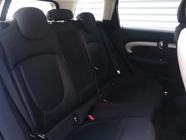 MINI Clubman Cooper 2016 Benzine 10