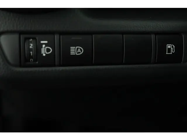 Toyota C-HR 1.8 Hybrid 140 Dynamic 2024 Hybride Benzine 30