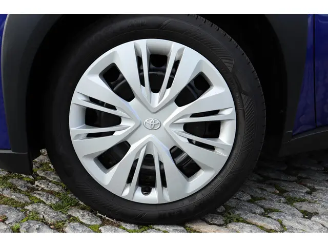 Toyota Aygo X 1.0 VVT-i MT Play, 2024 Benzine 5