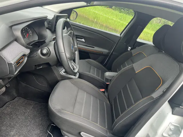 Dacia Sandero Stepway 1.0 TCe 90 Comfort 2022 Benzine 10