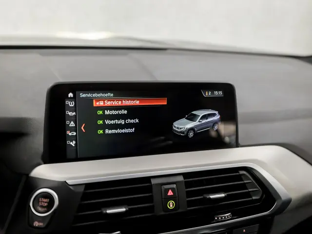 BMW X3 xDrive20i High Executive 2018 Benzine 28