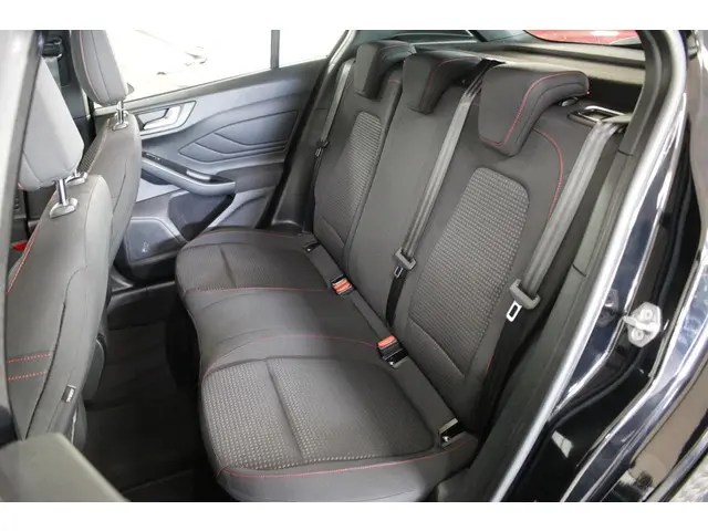 Ford Focus 1.0 EcoBoost ST Line 125 PK. 2018 Benzine 6