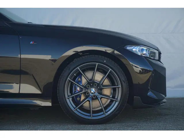 BMW 3 Serie Sedan 320e 2025 Hybride Benzine 6