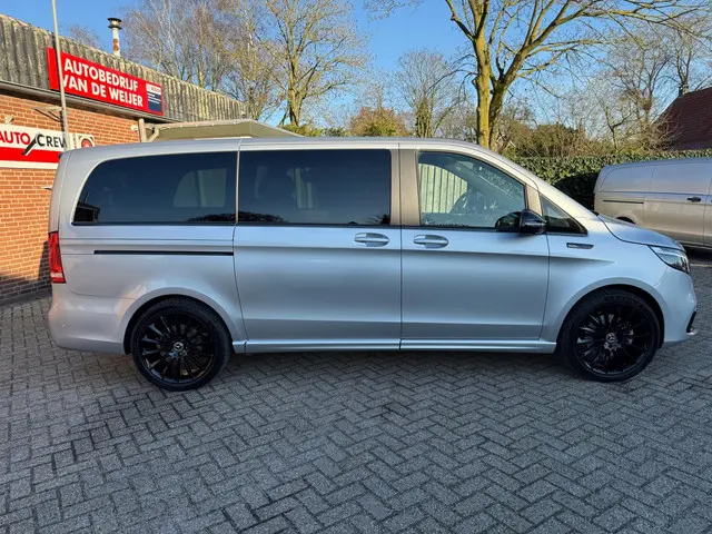 Mercedes-Benz EQV 300 L2 90kWh DC 2020 Elektrisch 4