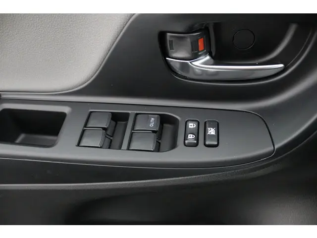 Toyota Yaris 1.5 Hybrid Aspiration 2017 Hybride Benzine 30