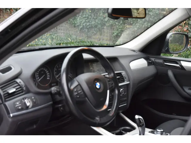 BMW X3 xDrive20i High Executive 2013 Benzine 6