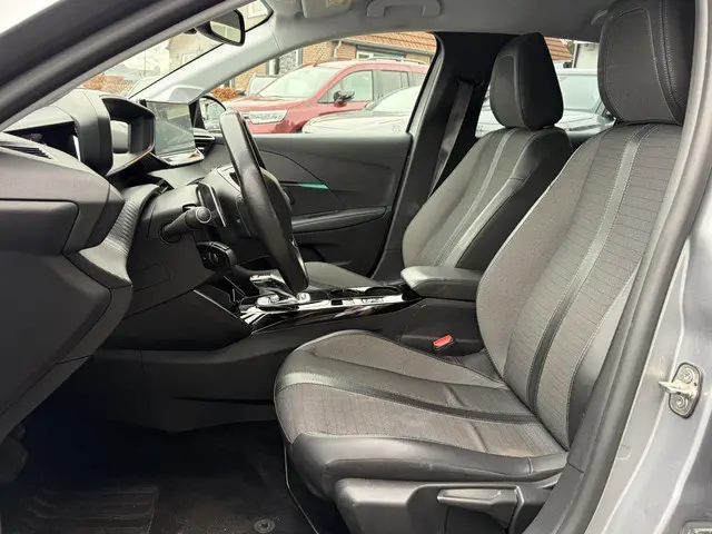 Peugeot 208 1.2 PureTech Blue Lease Allure 2020 Benzine 25