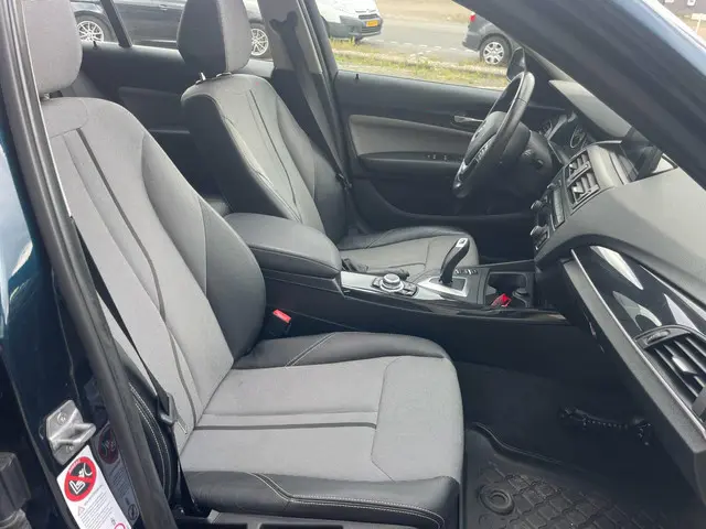 BMW 1 Serie 118i High Executive 2013 Benzine 17