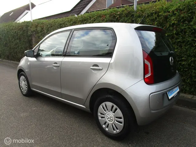 Volkswagen up! 1.0 cheer up! 2013 Benzine 5