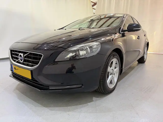 Volvo V40 V-40 1.6 T2 Momentum Navi 2014 Benzine 40