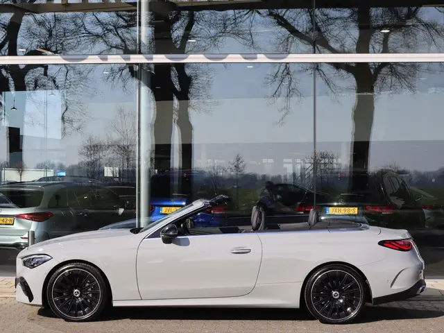 Mercedes-Benz CLE Cabriolet 200 AMG Line 2024 Benzine 6