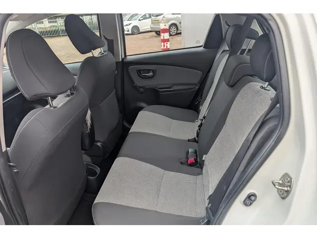 Toyota Yaris 1.5 Hybrid Lease 2015 Hybride Benzine 14