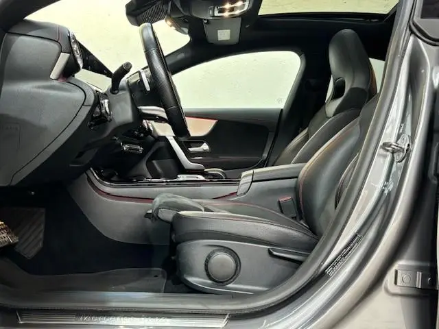 Mercedes-Benz CLA 220 2019 Benzine 15
